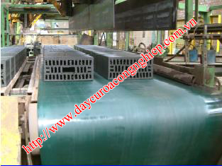 Băng tải PVC chế biến gạch xây nhà